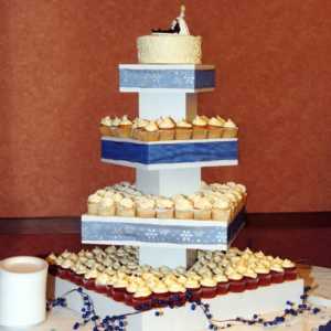 cupcake-towers-customer-cupcake-tower-wedding-display-blue