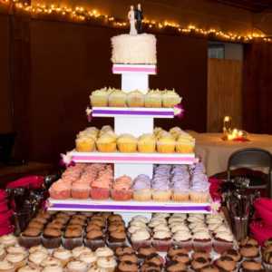 cupcake-towers-customer-cupcake-tower-wedding-display-lights